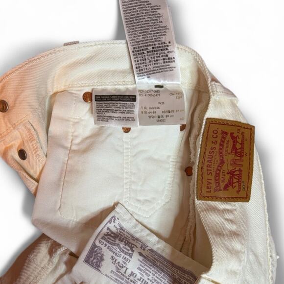 Levi's White Distressed Jean Shorts Size 25 - Picture 3 of 3